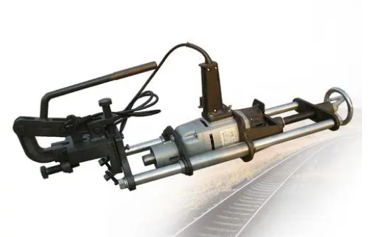 電動(dòng)鋼軌鉆孔機操作步驟